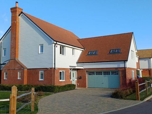 5 bedroom detached house for sale