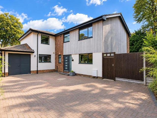 5 bedroom detached house for sale