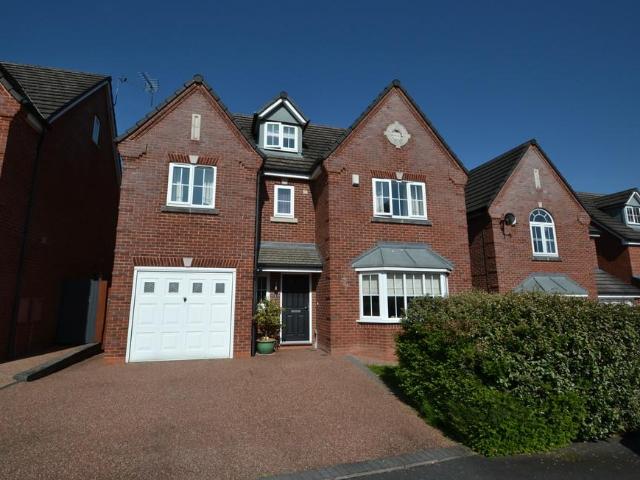 5 bedroom detached house for sale