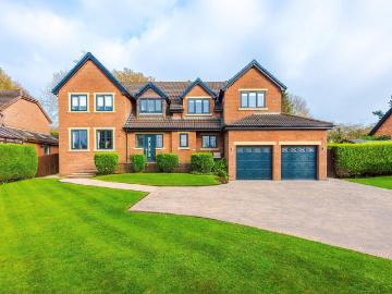 5 bedroom detached house for sale
