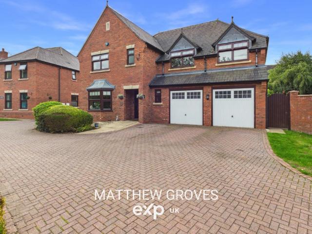 5 bedroom detached house for sale
