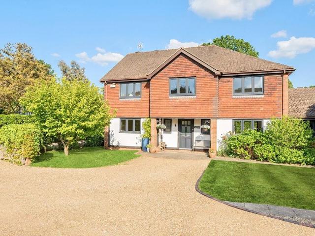 5 bedroom detached house for sale