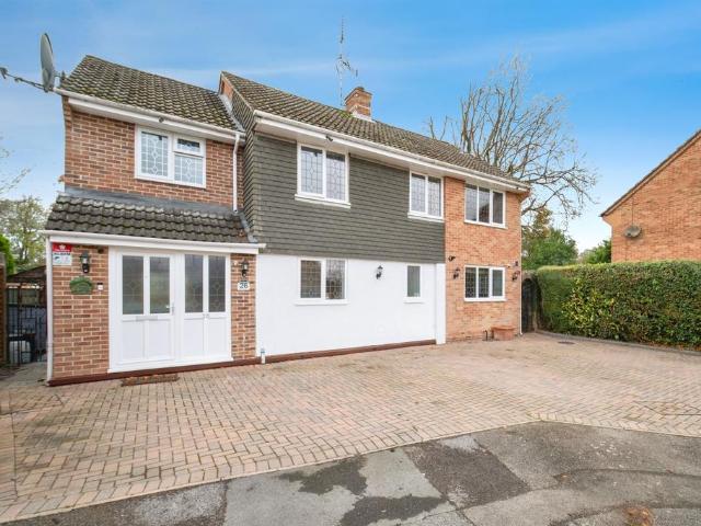 5 bedroom detached house for sale
