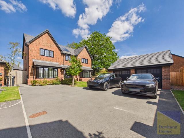 5 bedroom detached house for sale