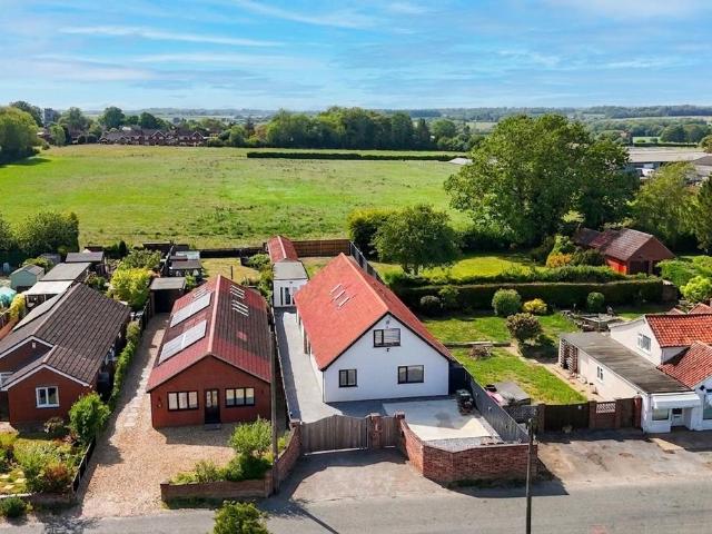 5 bedroom detached house for sale