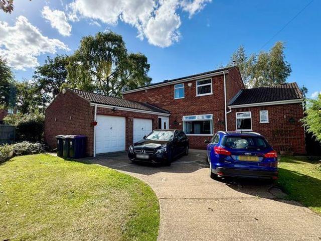 5 bedroom detached house for sale