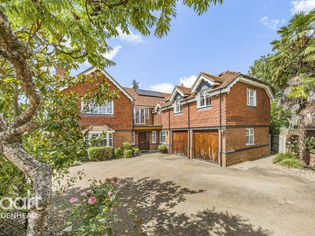 5 bedroom detached house for sale