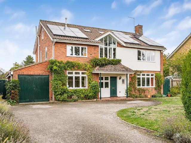 5 bedroom detached house for sale