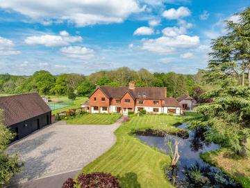 5 bedroom detached house for sale