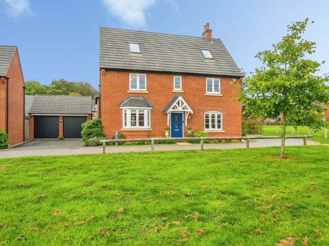 5 bedroom detached house for sale