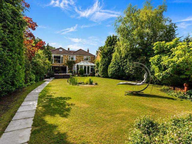 5 bedroom detached house for sale
