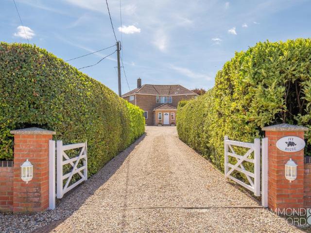 5 bedroom detached house for sale