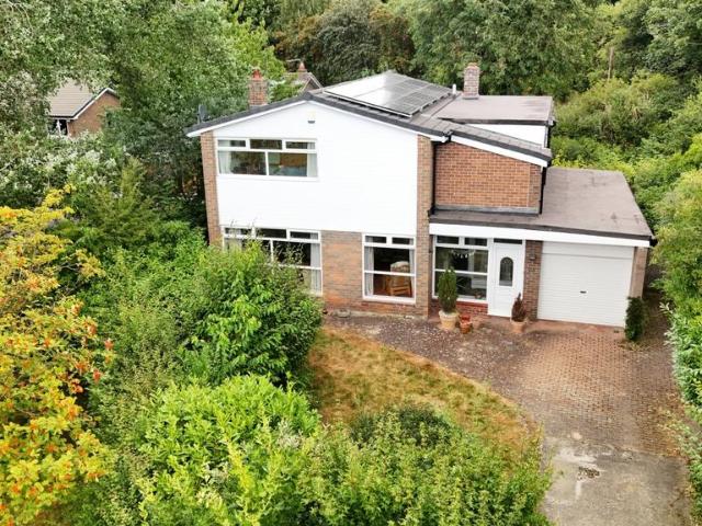 5 bedroom detached house for sale