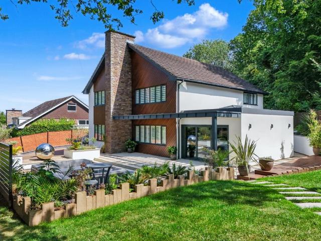 5 bedroom detached house for sale