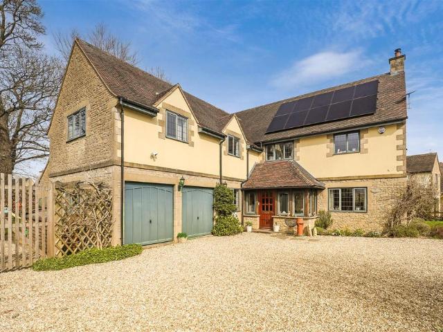 5 bedroom detached house for sale