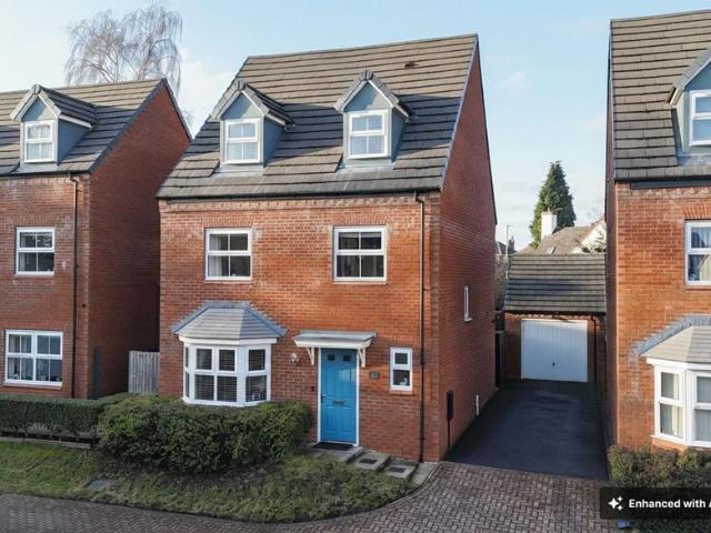 5 bedroom detached house for sale