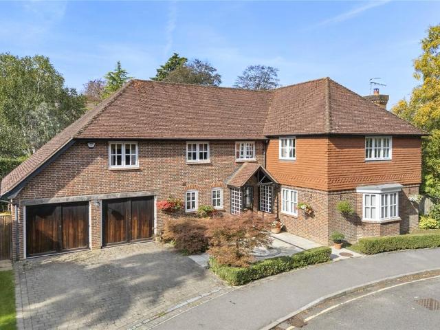 5 bedroom detached house for sale