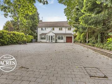 5 bedroom detached house for sale