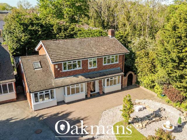 5 bedroom detached house for sale