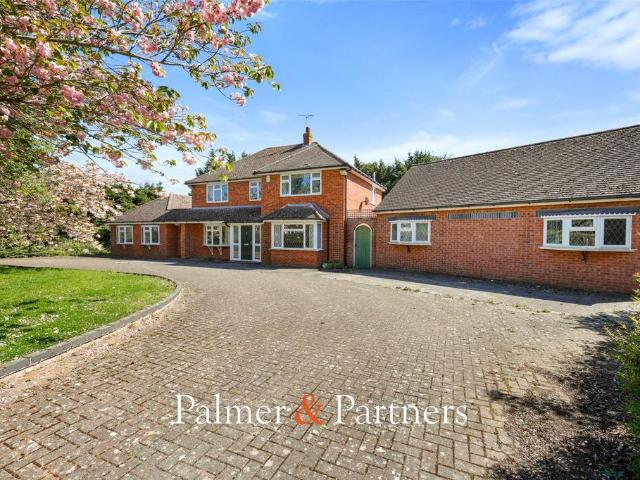 5 bedroom detached house for sale