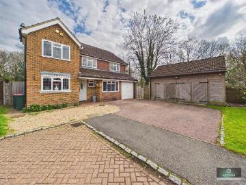 5 bedroom detached house for sale