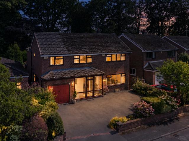 5 bedroom detached house for sale