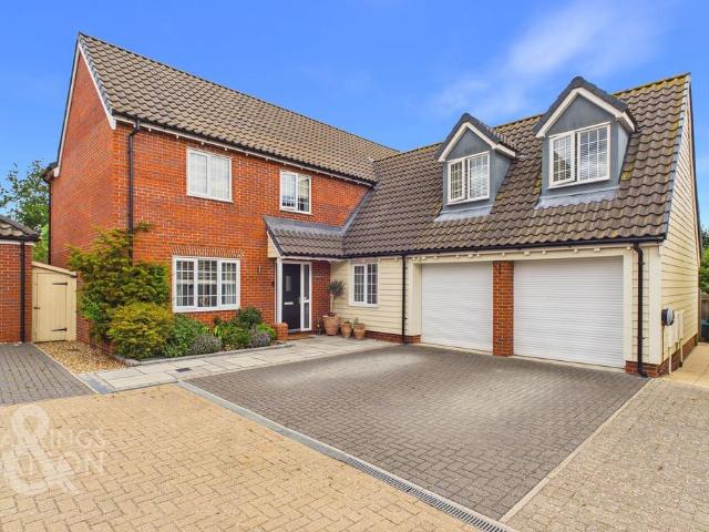 5 bedroom detached house for sale