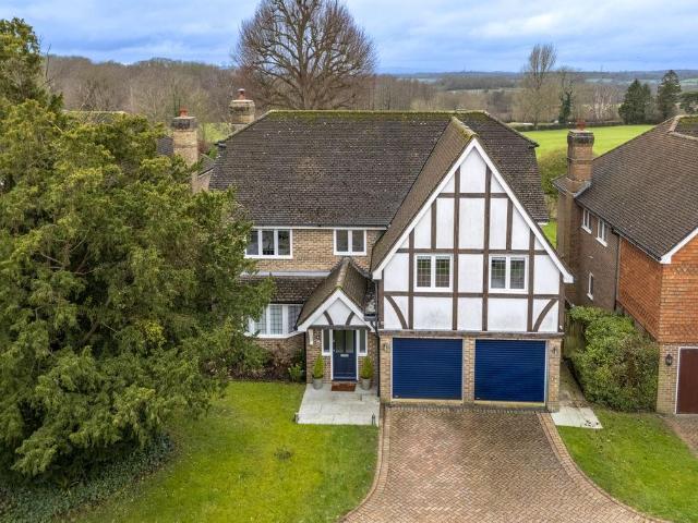 5 bedroom detached house for sale