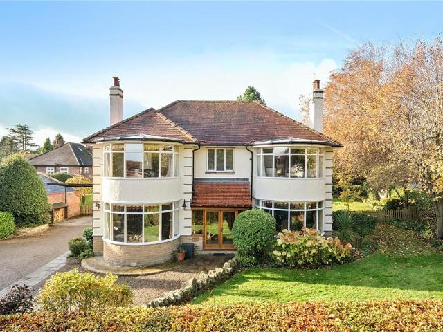 5 bedroom detached house for sale