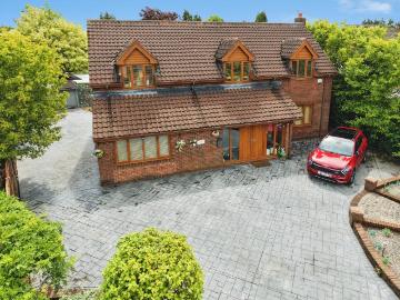 5 bedroom detached house for sale