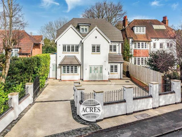 5 bedroom detached house for sale