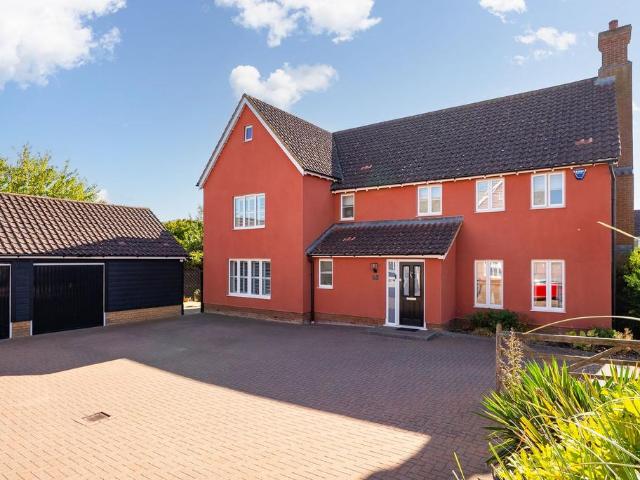 5 bedroom detached house for sale