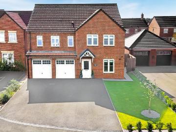 5 bedroom detached house for sale