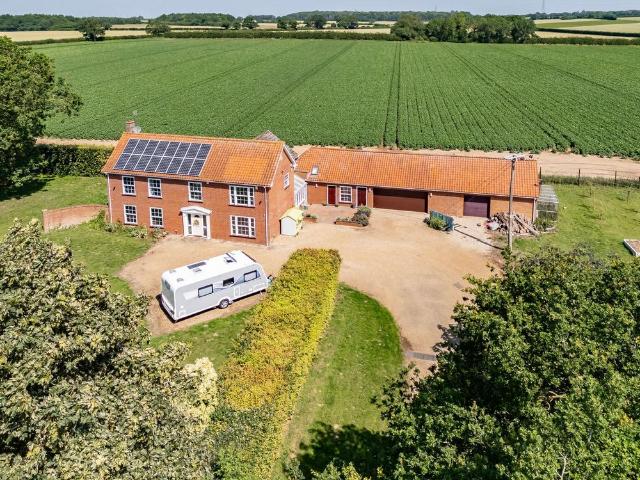 5 bedroom detached house for sale