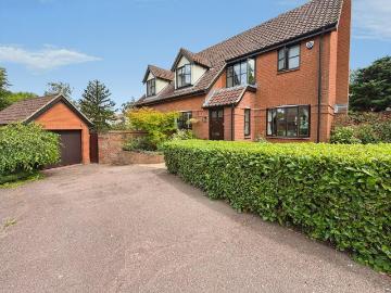 5 bedroom detached house for sale