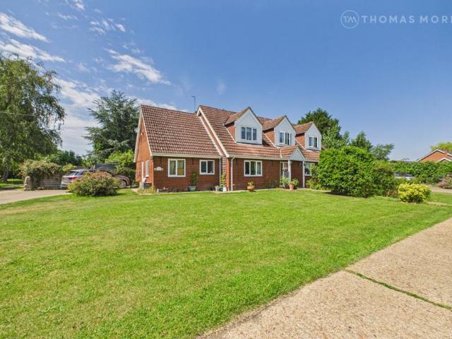 5 bedroom detached house for sale