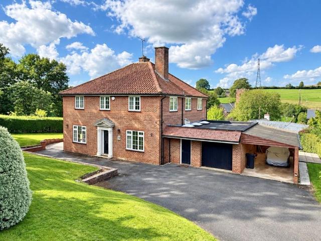 5 bedroom detached house for sale