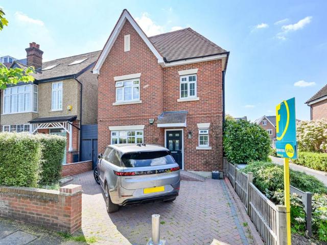 5 bedroom detached house for sale