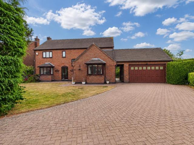 5 bedroom detached house for sale