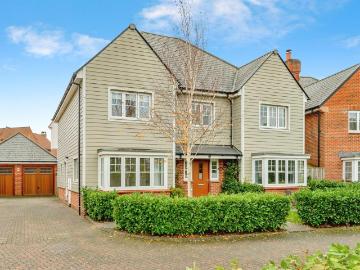 5 bedroom detached house for sale