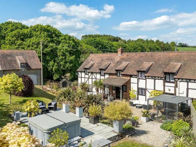 5 bedroom detached house for sale