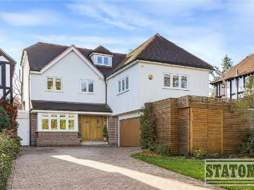 5 bedroom detached house for sale