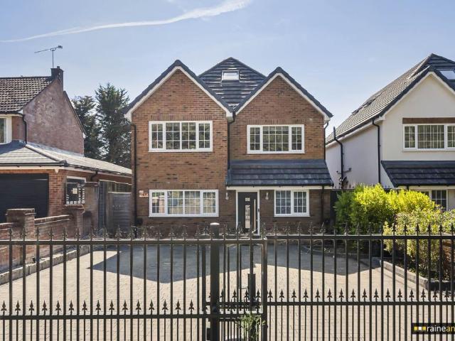 5 bedroom detached house for sale