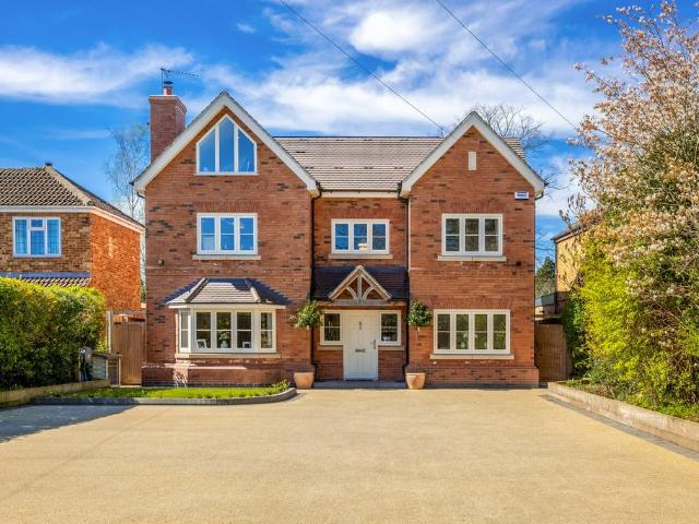 5 bedroom detached house for sale