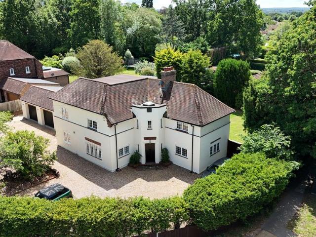 5 bedroom detached house for sale