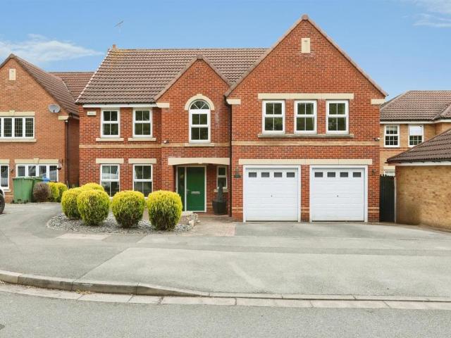 5 bedroom detached house for sale