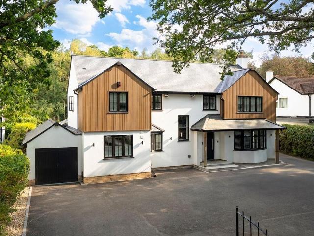 5 bedroom detached house for sale