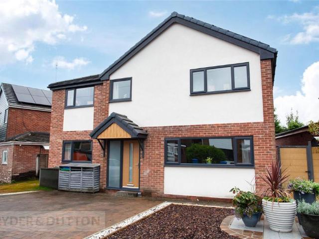 5 bedroom detached house for sale