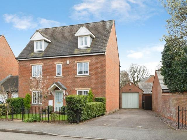 5 bedroom detached house for sale