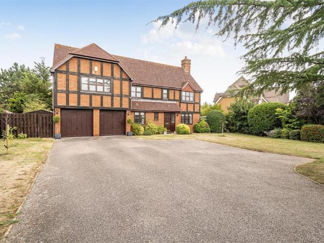 5 bedroom detached house for sale